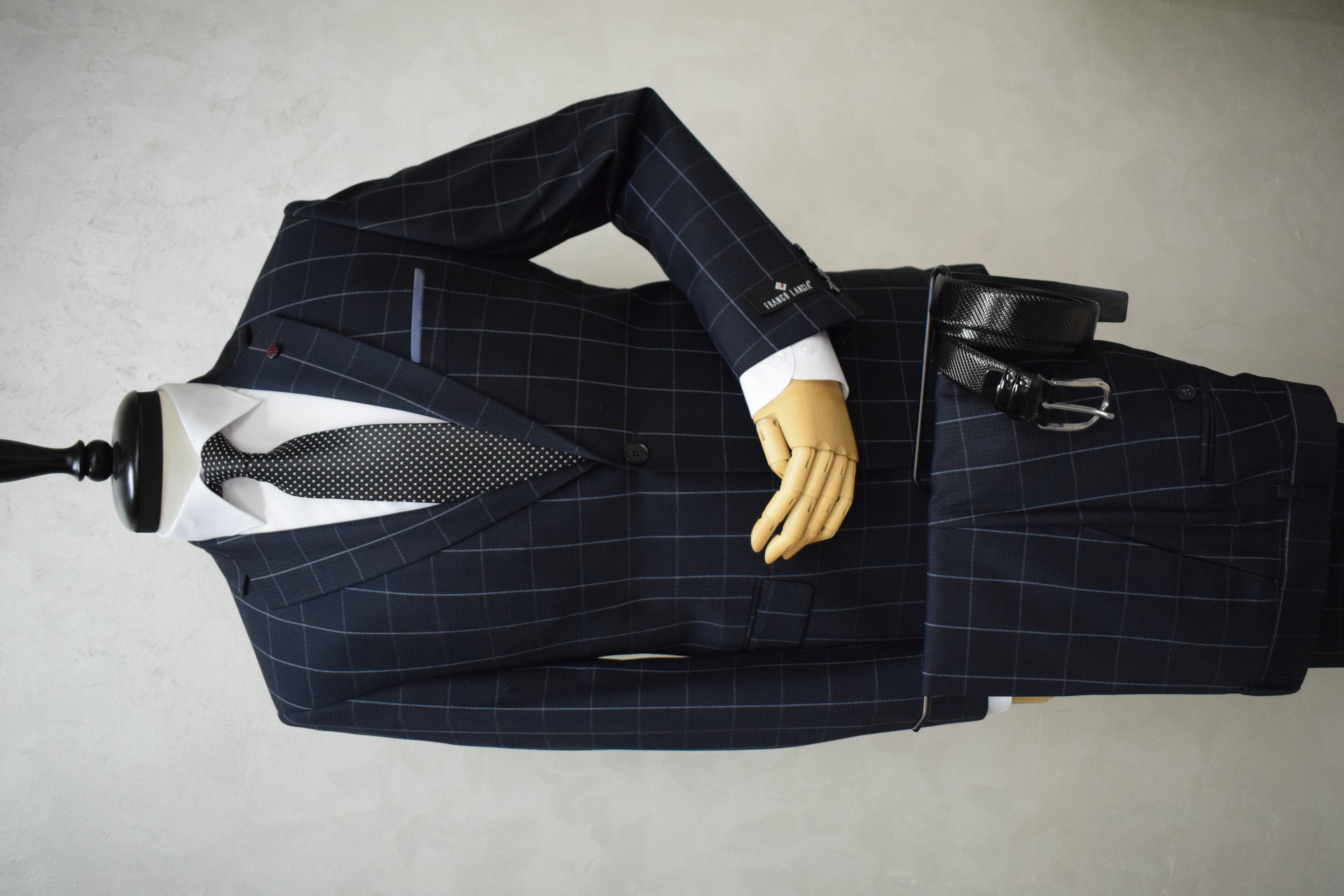 Single Breasted,Notch Lapel,2 Button,Double Vent,Classic Cut,Dark Blue Plaid Suit