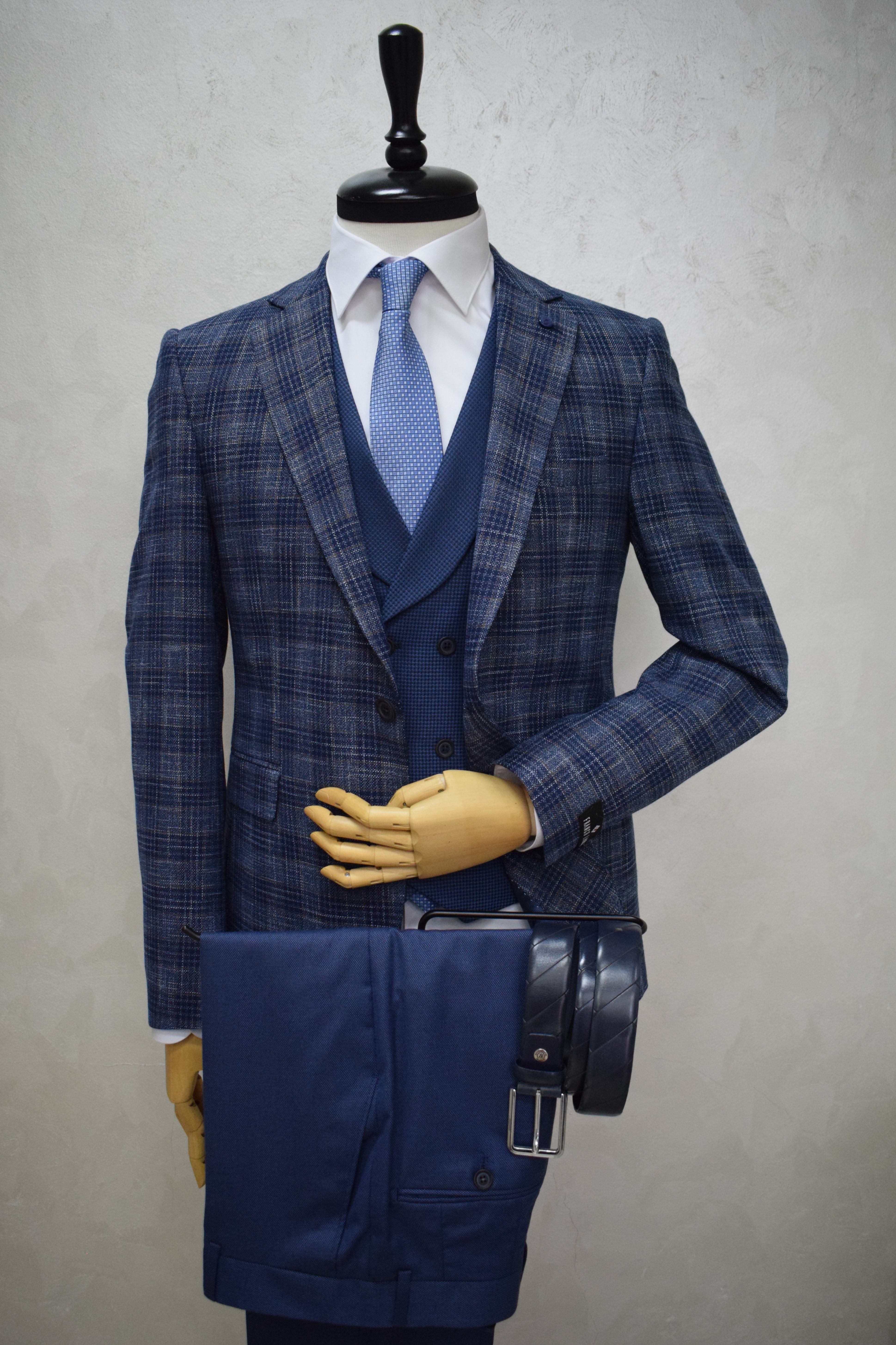 Single Breasted,Notch Lapel,3 Piece,Plaid Navy Blue Combin Suit